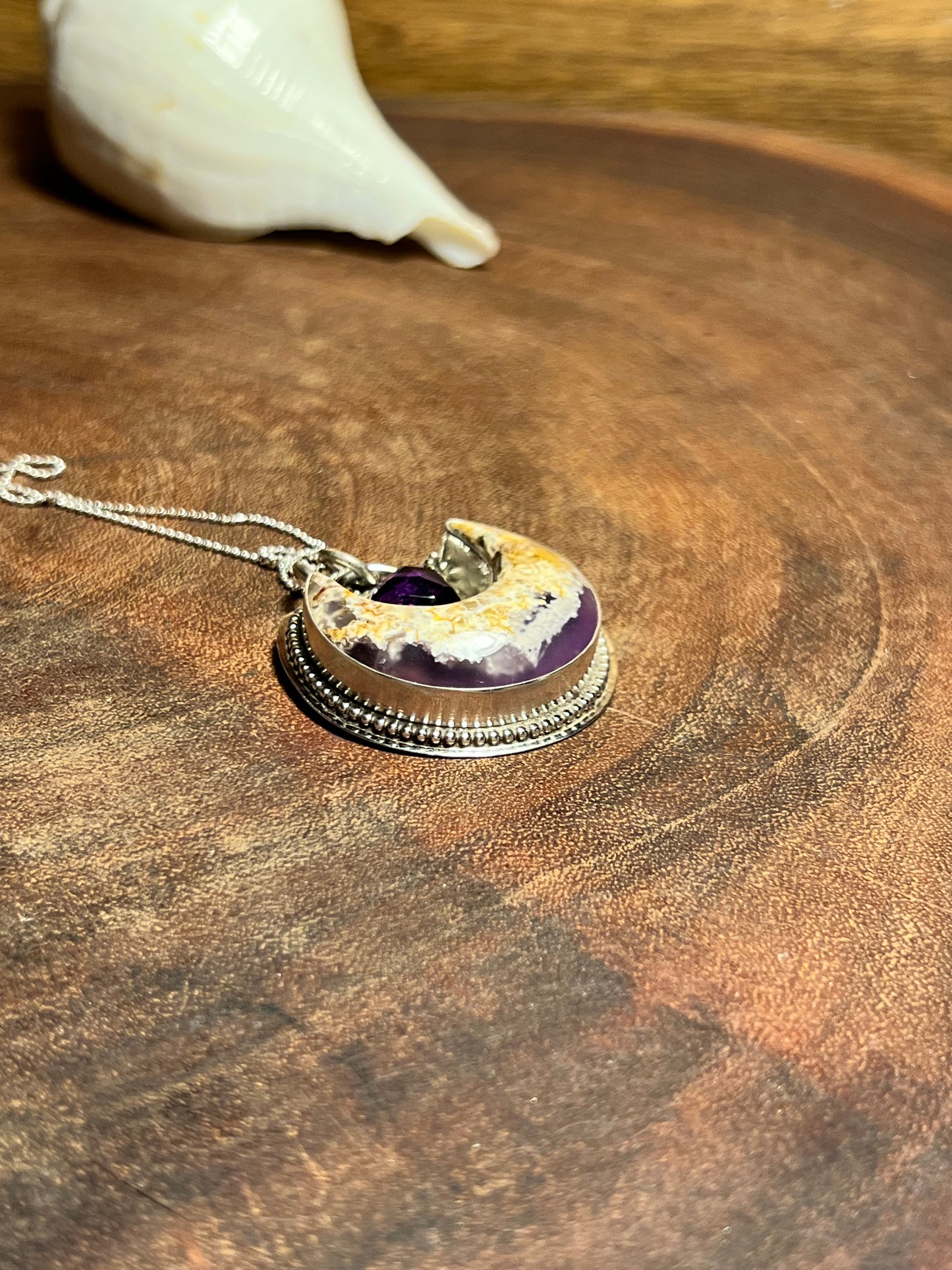 Bella Vista Plume Agate and Amethyst Pendant