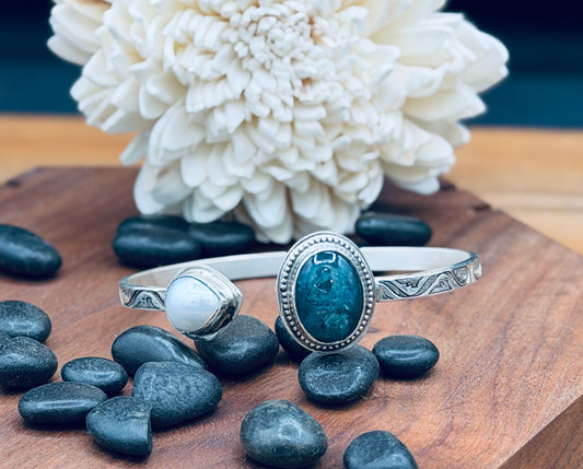 Grandidierite and freshwater Pearl Cuff