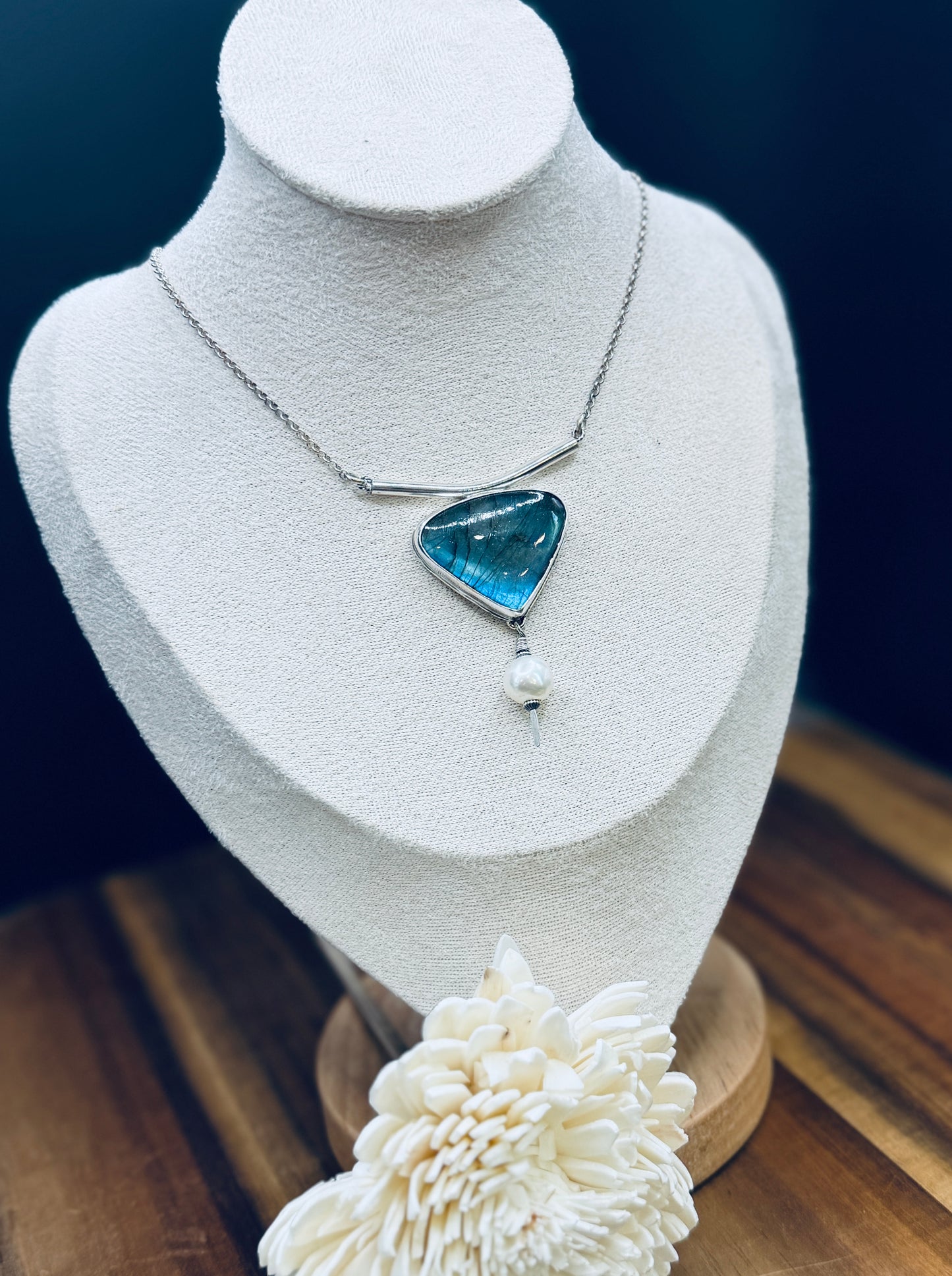 Sterling Silver Labradorite and Pearl Bar Necklace