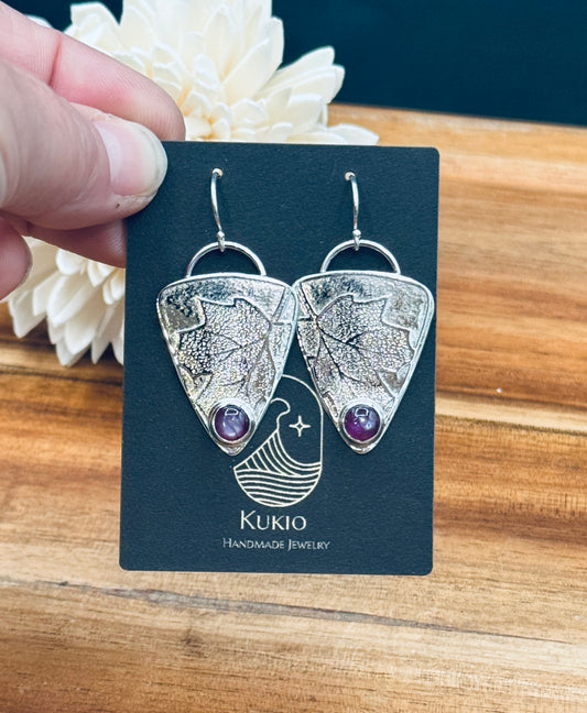 Sterling Silver Patterned Silky Sapphire Earrings